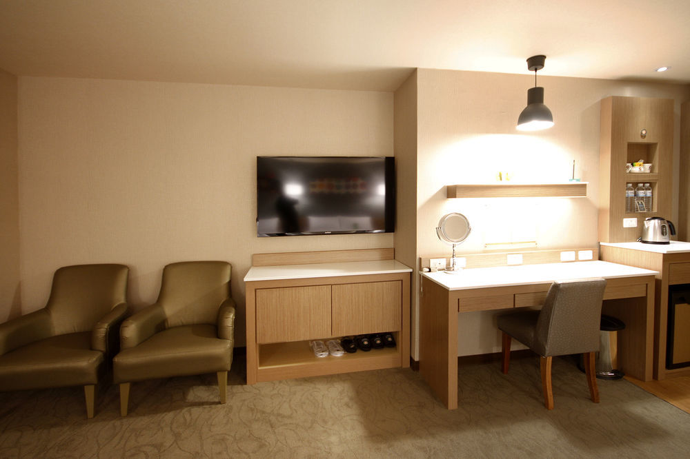 Kindness Hotel-Jue Ming Kaohsiung Dış mekan fotoğraf